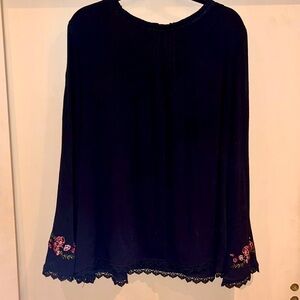 Time and Tru black long sleeve with embroidered & lace ends. Size XXL 20